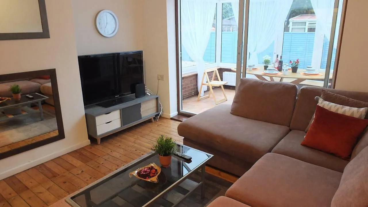 Homestay The Natal Rooms - Tas Accommodations Cambridge
